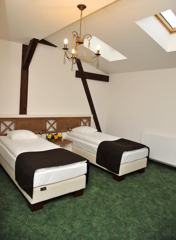 Hotel Sandro Silver & Spichlerz Antoniny ليشنو الغرفة الصورة