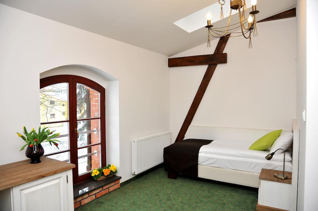 Hotel Sandro Silver & Spichlerz Antoniny ليشنو الغرفة الصورة